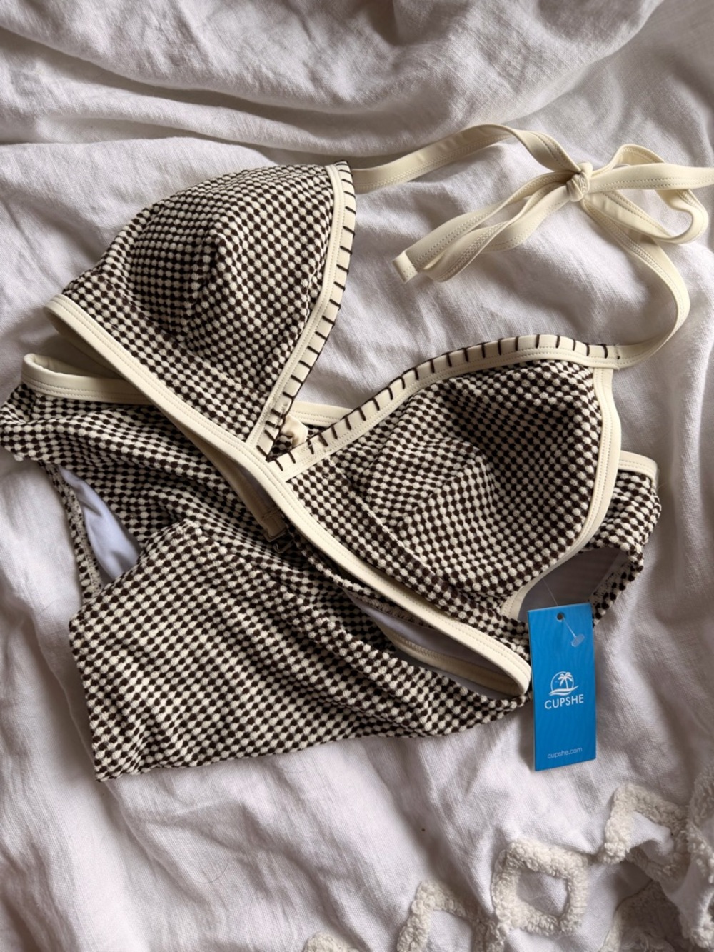 Cupshe Tiramisu High-Waist Bikini Set in Black and Cream